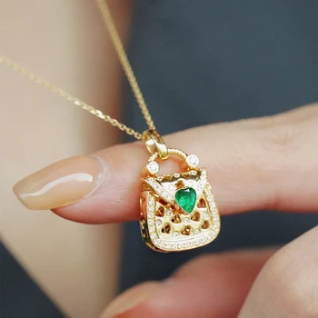 Aazuo 18K Rent Guld med Ægte Diamant Natrual Emerald Fashion Taske Pendent Med Kæde Halskæde Gave Til Kvinder forlovelsesfest