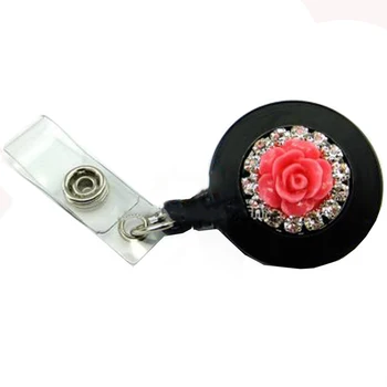 Engros Vintage Crystal Red Rhinestone Blomst Optrækkelige Hjul ID Badge Indehaveren