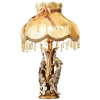 Høj kvalitet i Europa luksus harpiks peacock bordlampe American retro blonder dekorativ bordlampe LED E27 læselys