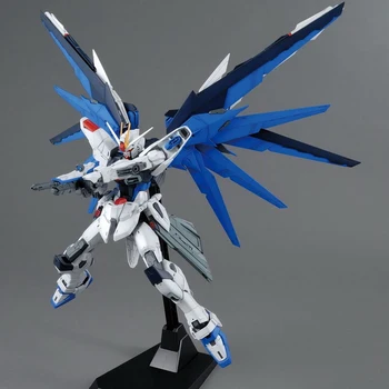 Original Bandai Gundam Anime Figur MG 1/100 ZGMF-X10A Frihed Gundam Effekter Anime Figurer Model Ændring PVC-Legetøj